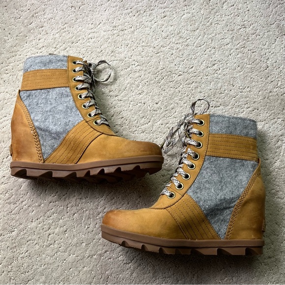 Sorel Lexie Lace-Up Wedge Boots Booties Felt Leather Joan of Arctic 8.5 - Picture 2 of 8